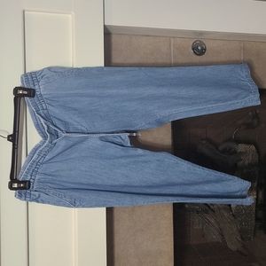 Old Navy cropped light denim pants